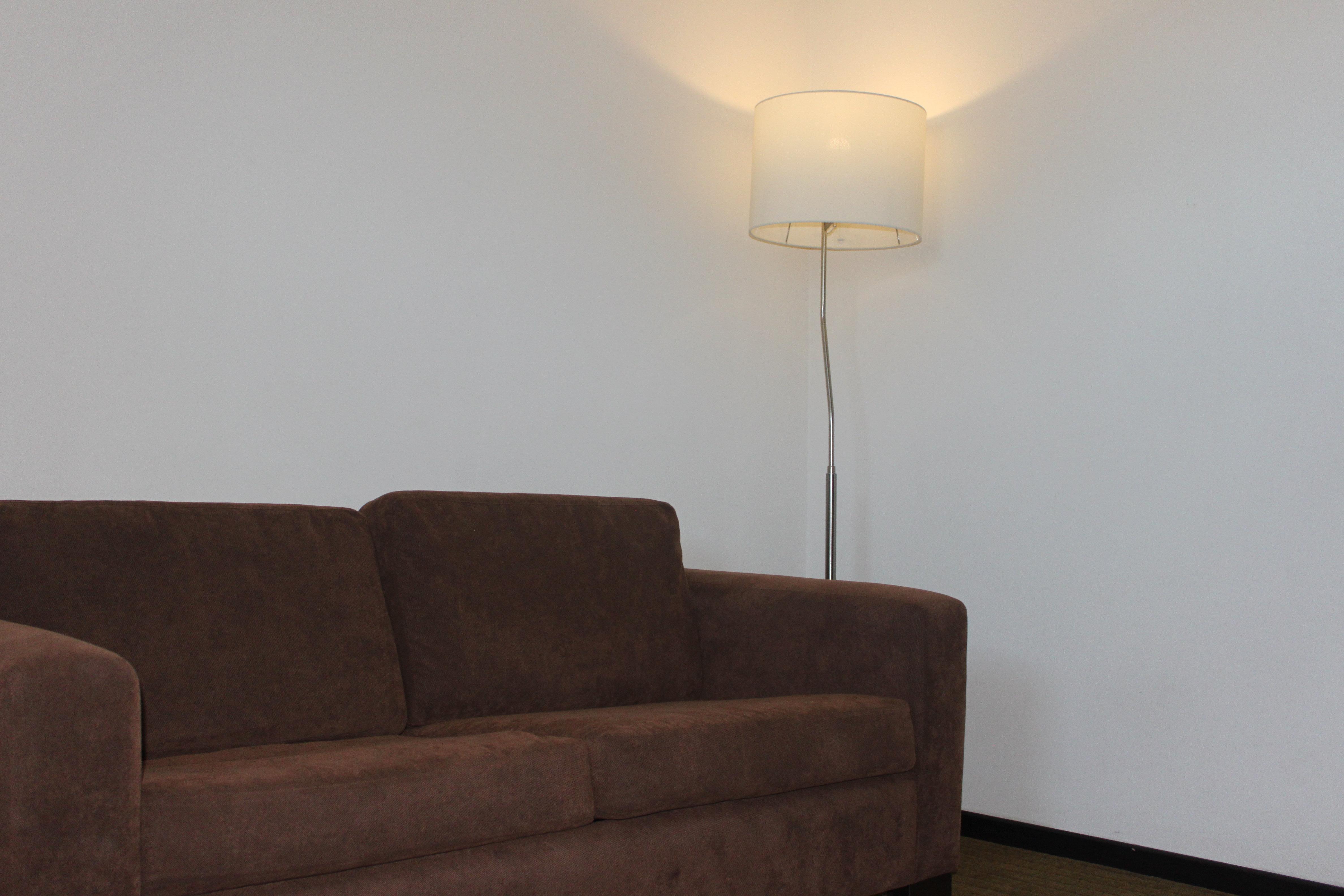 Holiday Inn Express Guaymas By Ihg Exteriér fotografie A floor lamp