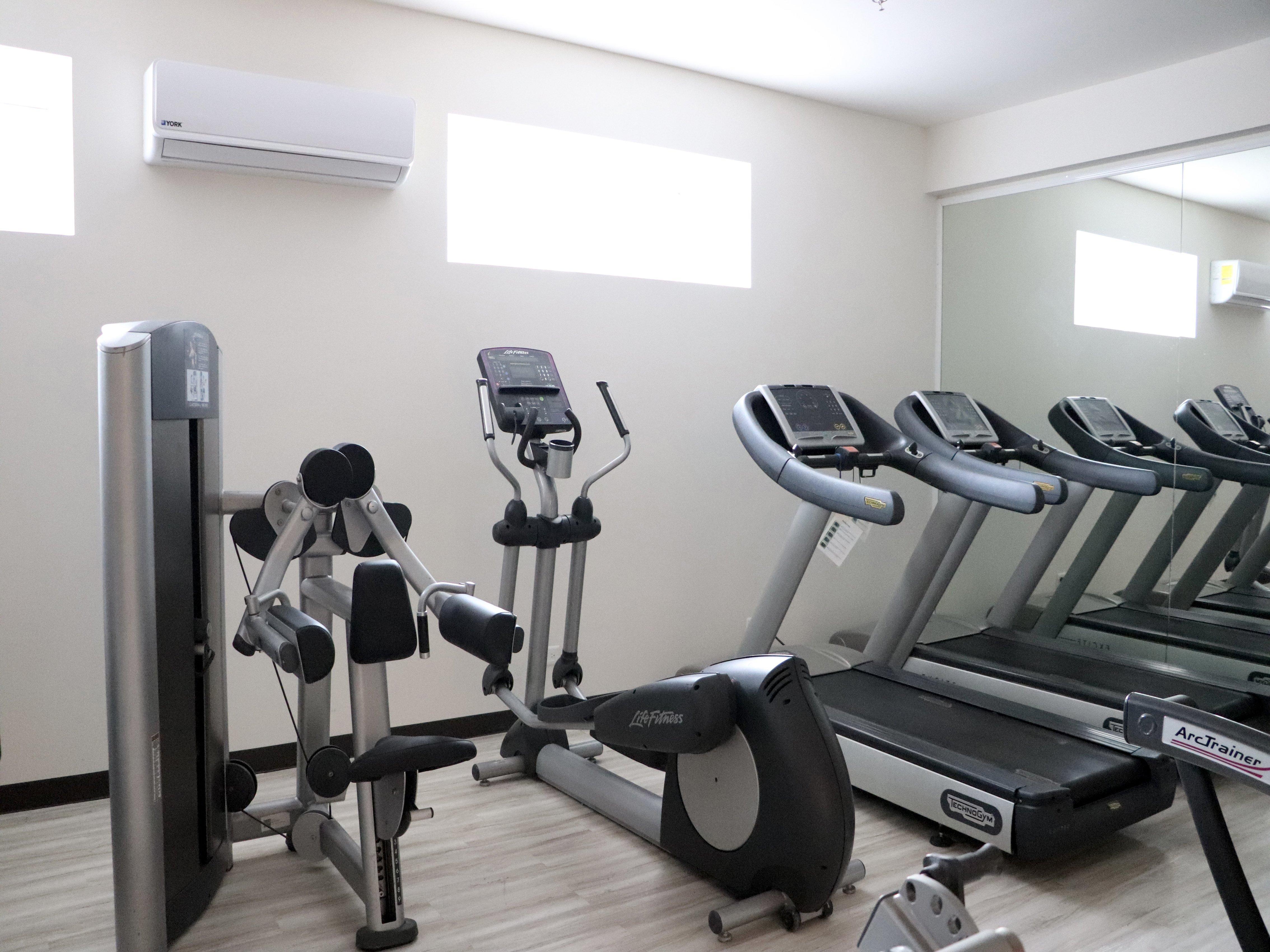 Holiday Inn Express Guaymas By Ihg Exteriér fotografie A gym in a hotel