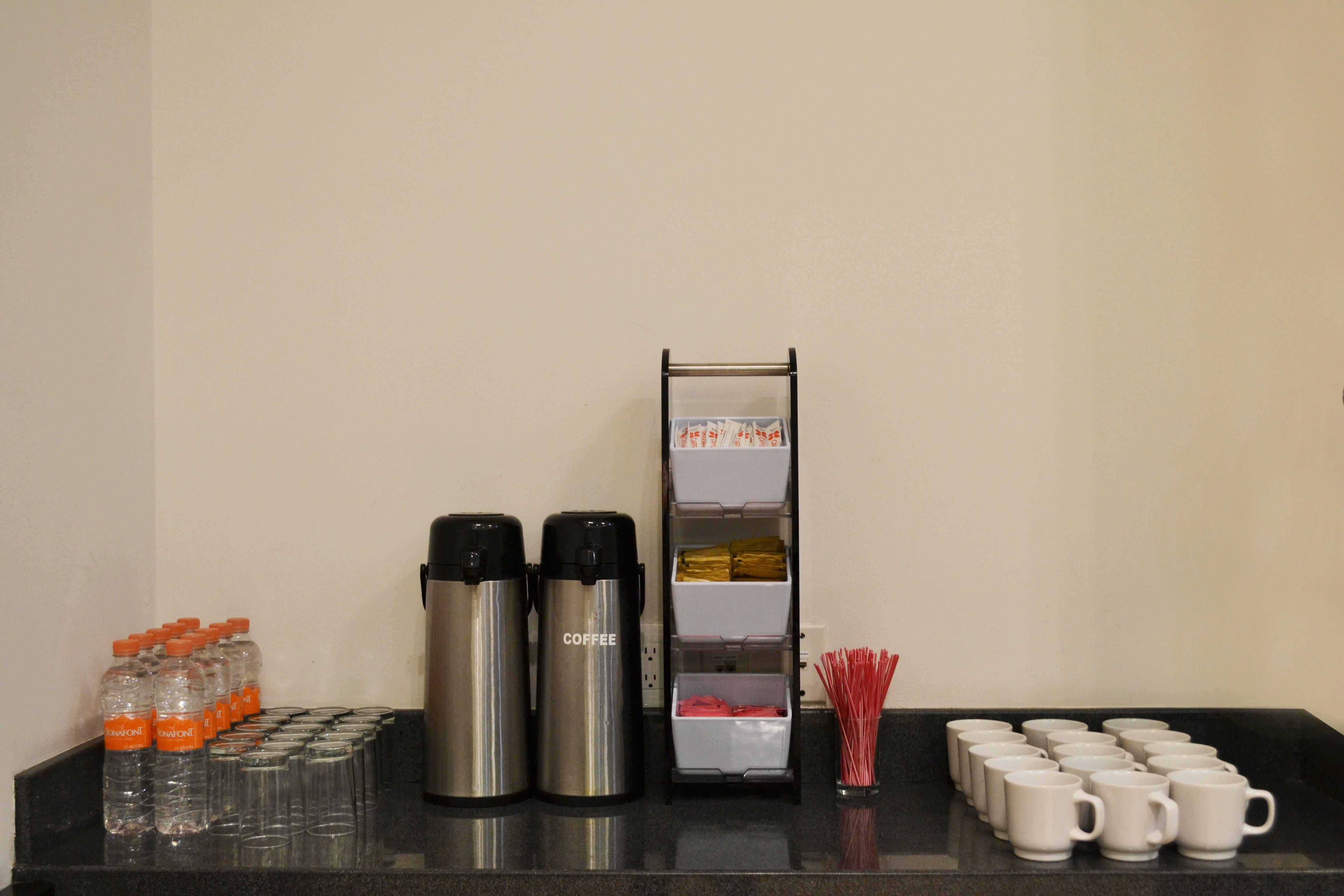 Holiday Inn Express Guaymas By Ihg Exteriér fotografie Coffee station