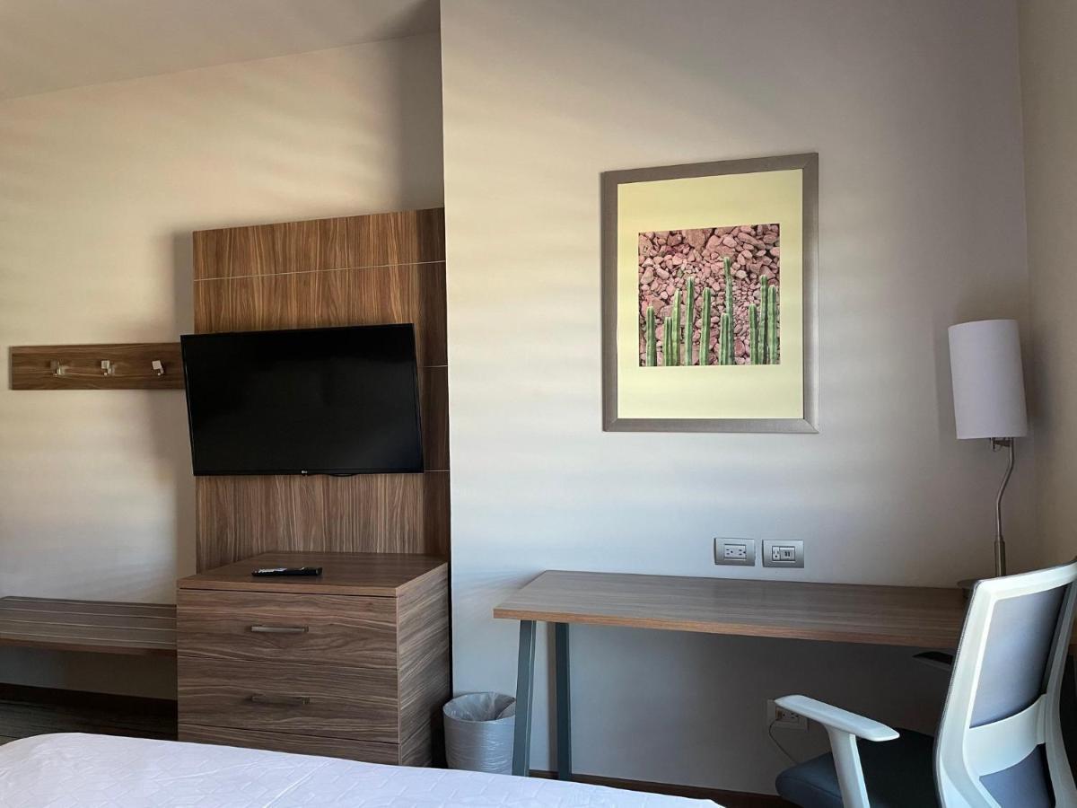 Holiday Inn Express Guaymas By Ihg Exteriér fotografie A room at the hotel