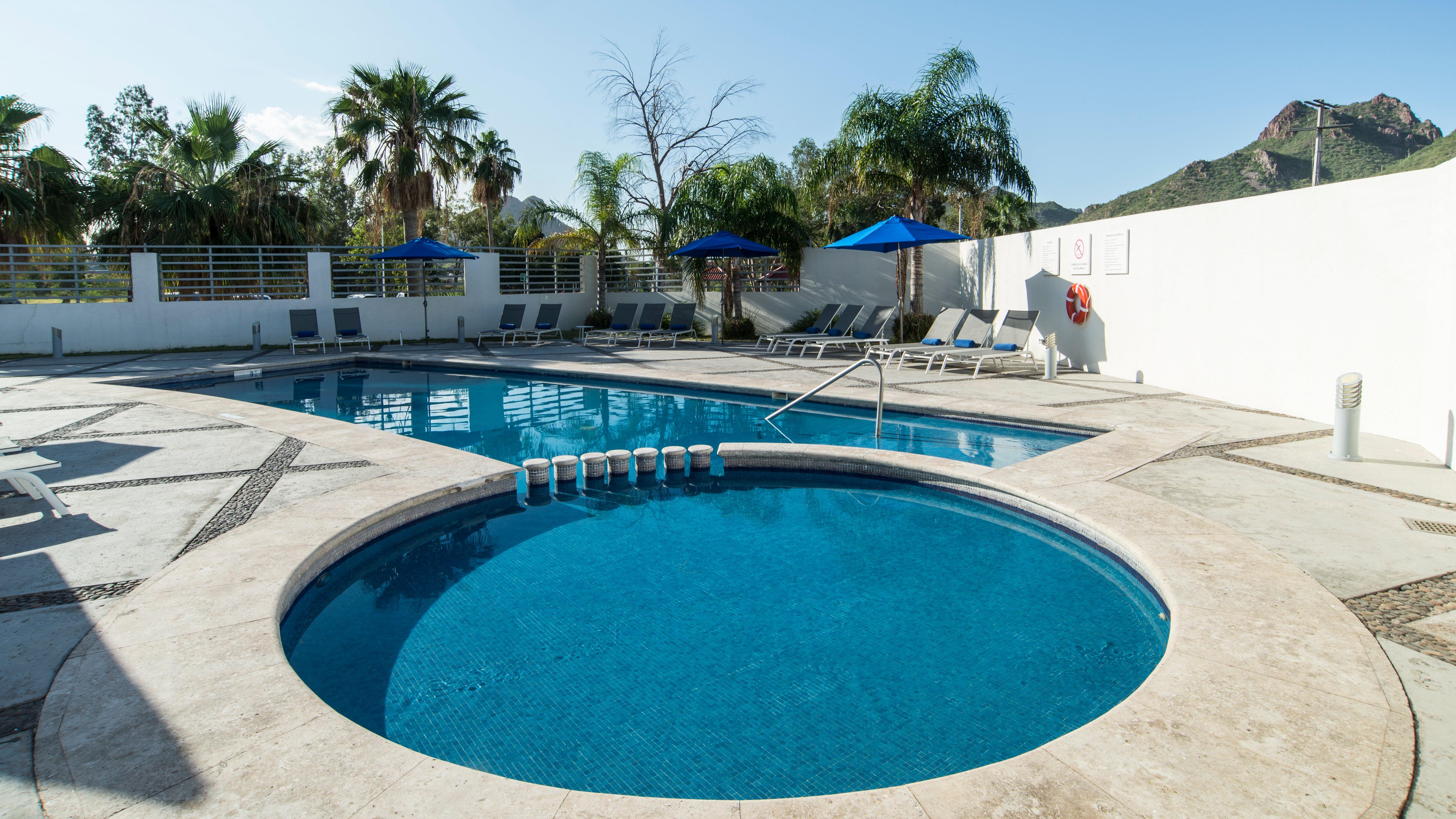 Holiday Inn Express Guaymas By Ihg Exteriér fotografie Swimming pool