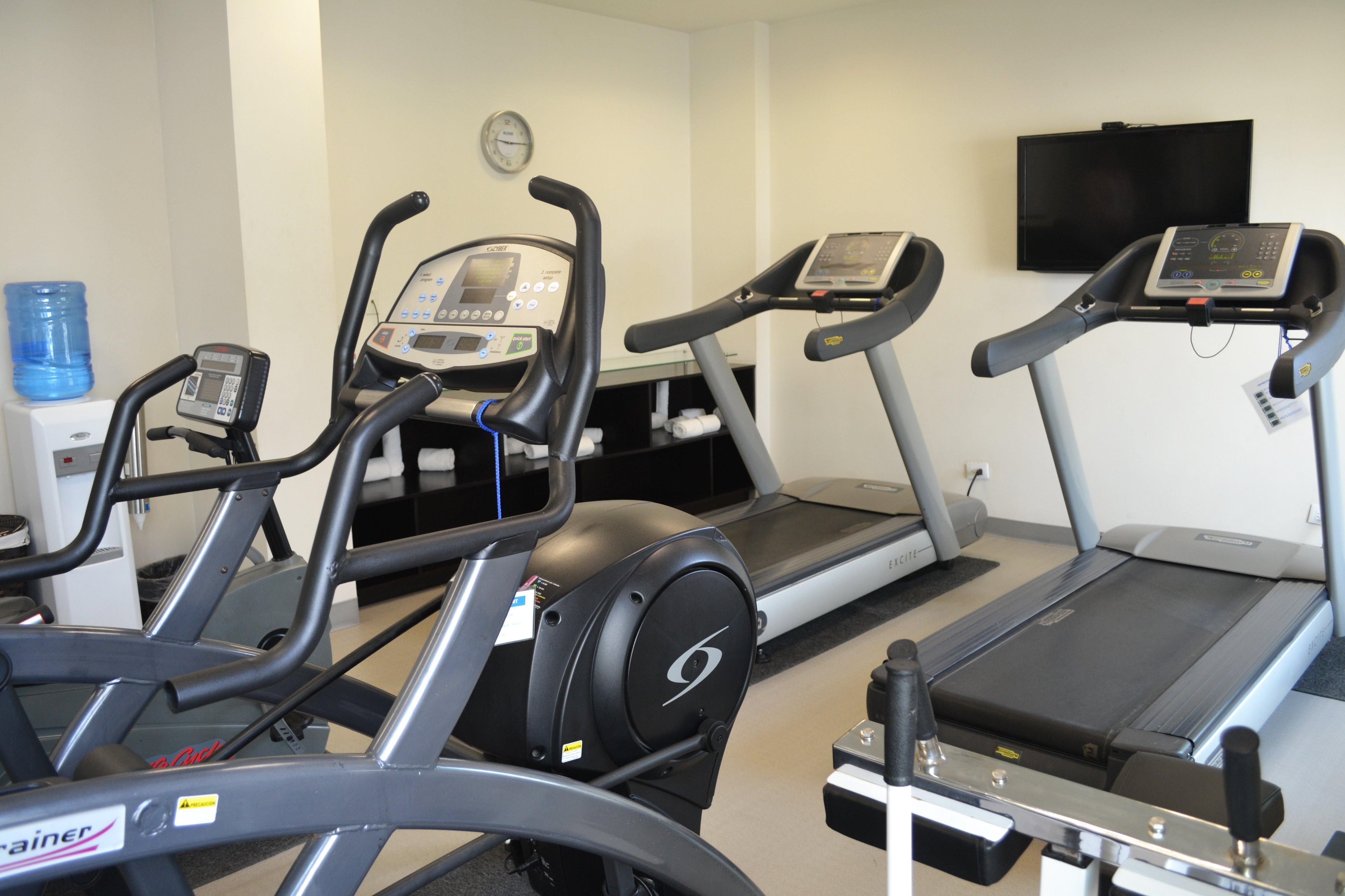 Holiday Inn Express Guaymas By Ihg Exteriér fotografie A typical gym