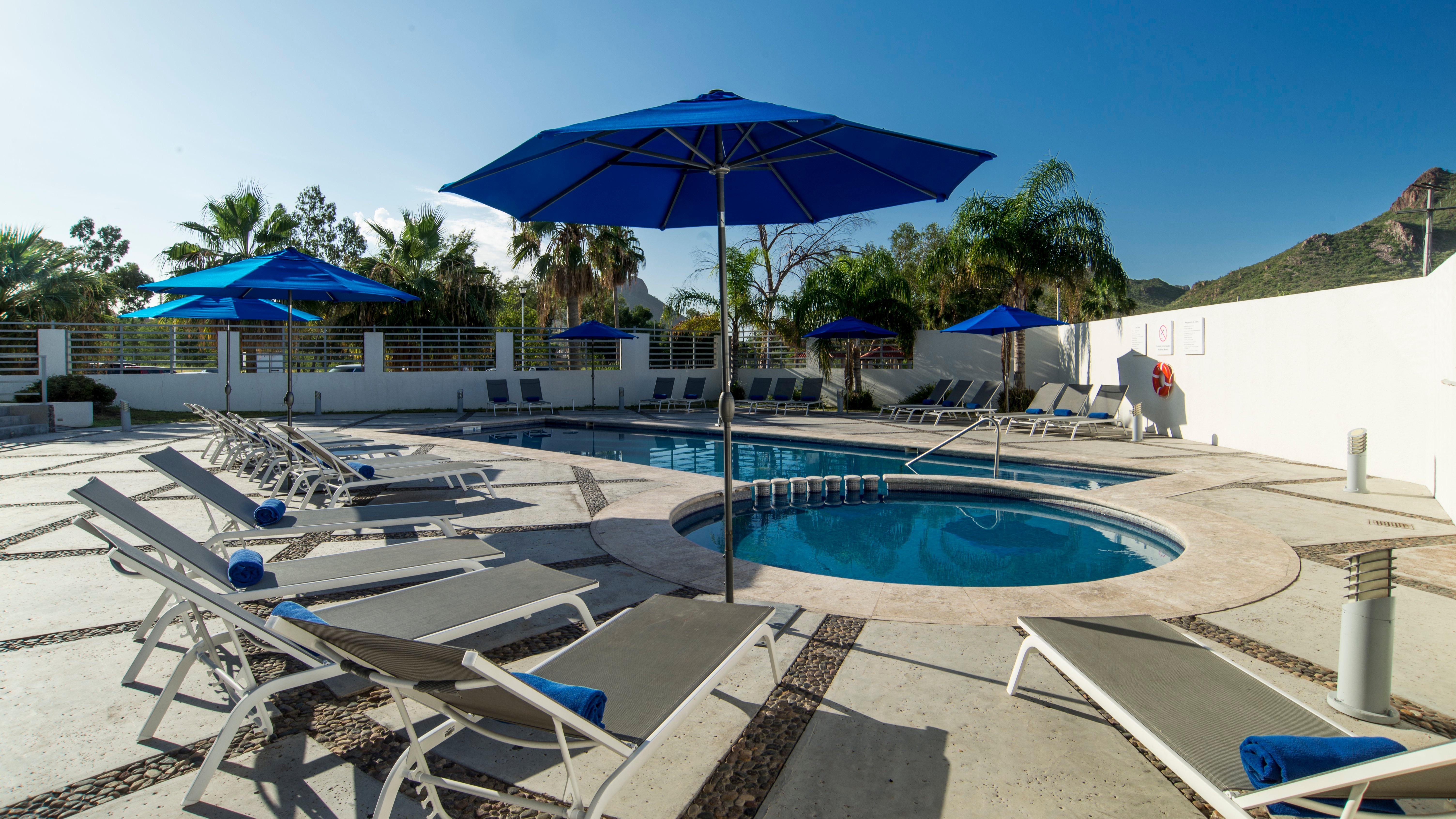 Holiday Inn Express Guaymas By Ihg Exteriér fotografie Hotel's pool