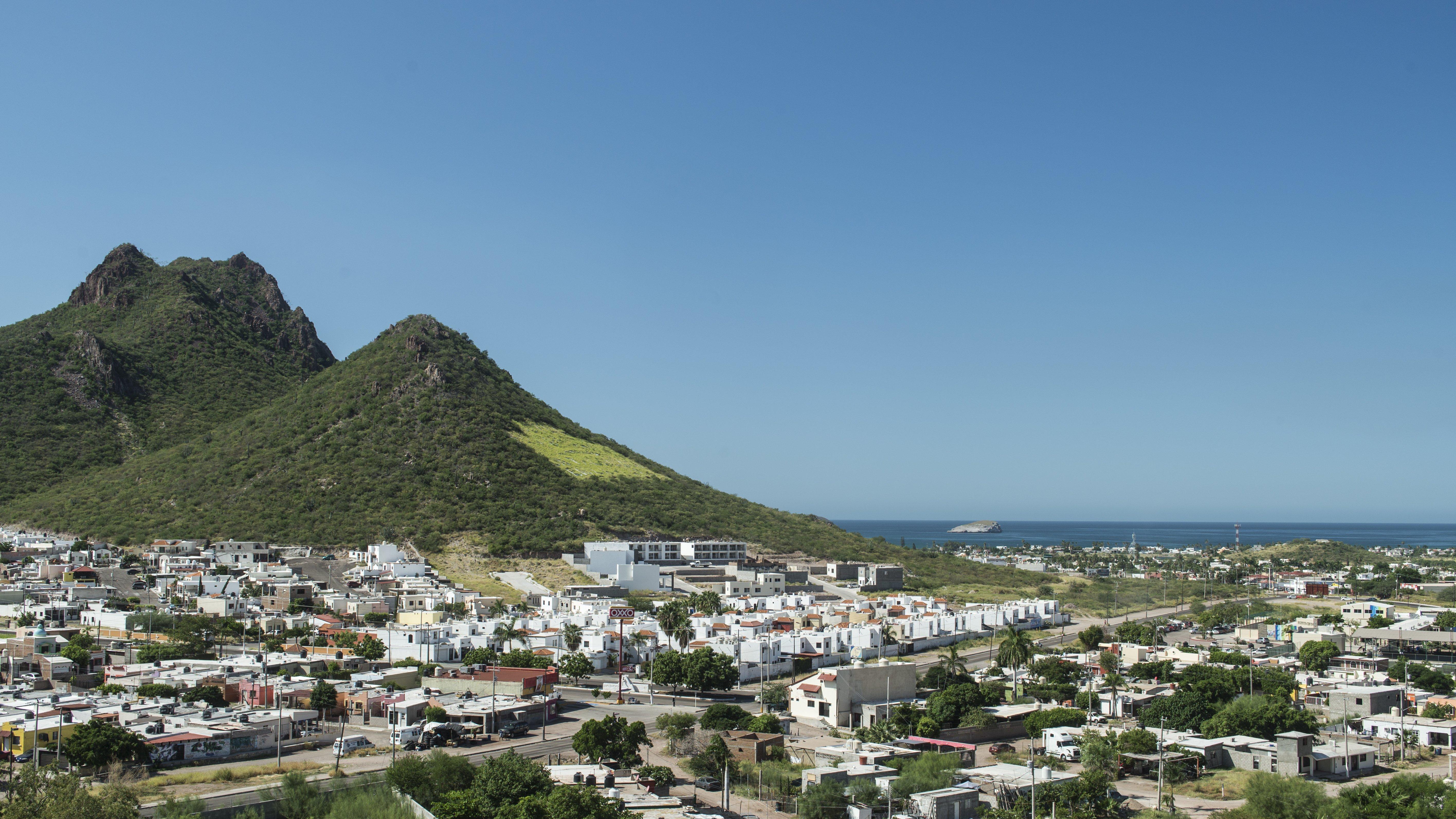Holiday Inn Express Guaymas By Ihg Exteriér fotografie View of La Paz