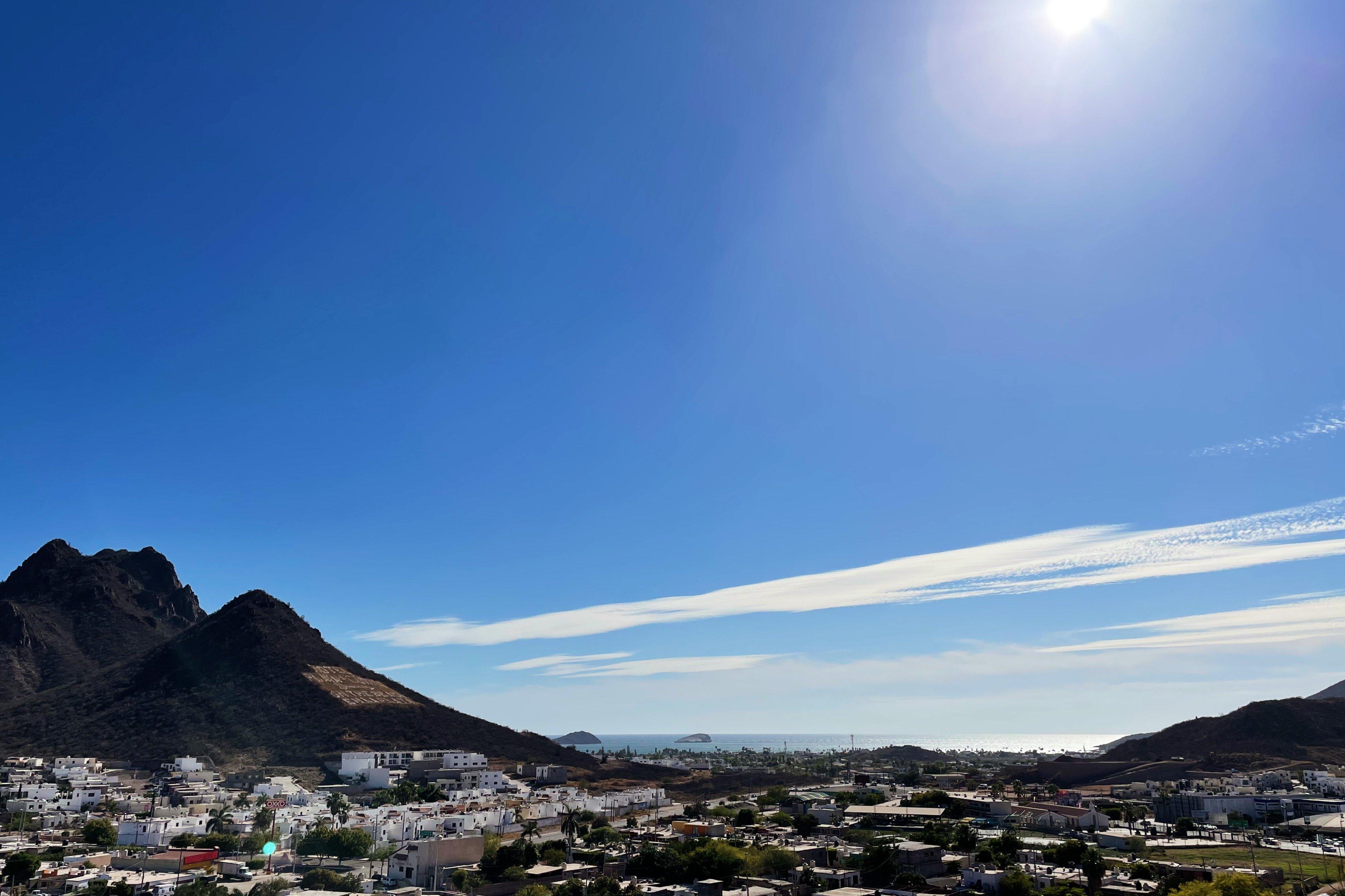 Holiday Inn Express Guaymas By Ihg Exteriér fotografie View of the town